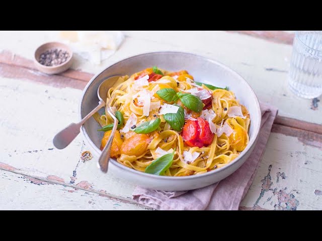 Brown Butter Tomato Pasta! A Mid-week Winner! #shorts