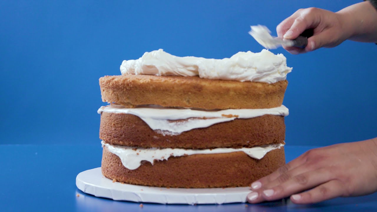 image 0 Descendants Royal Wedding Cake : Disney's Magic Bake-off